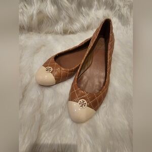 Tory Burch CAP-TOE QUILTED BALLET flats - Size 8